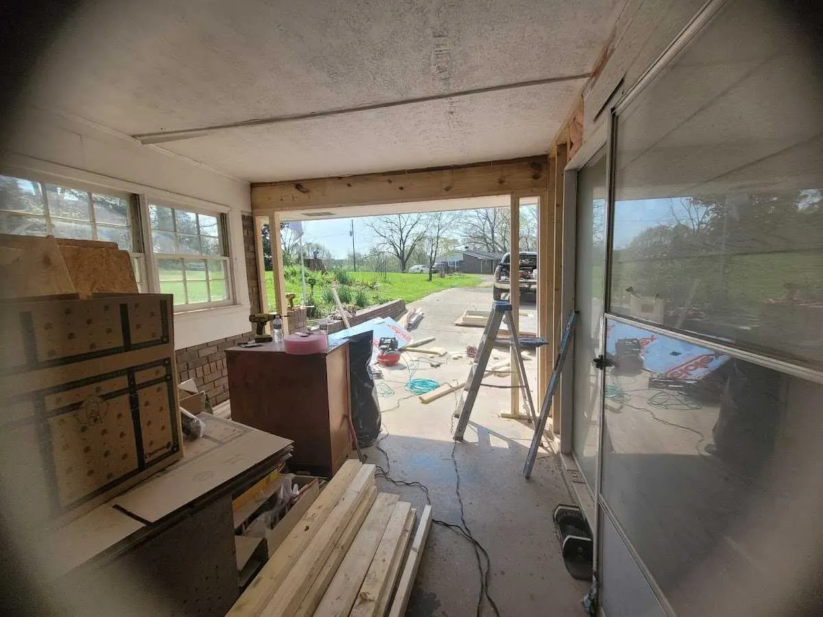 Air movers and dehumidifier for Water Mitigation Services in Mount Hood Villages